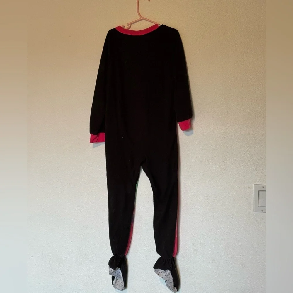 One Direction Girls Pink and Black size 6 footie pajamas